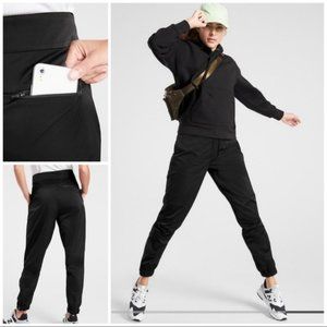 Athleta Radiant Jogger Pants in Black